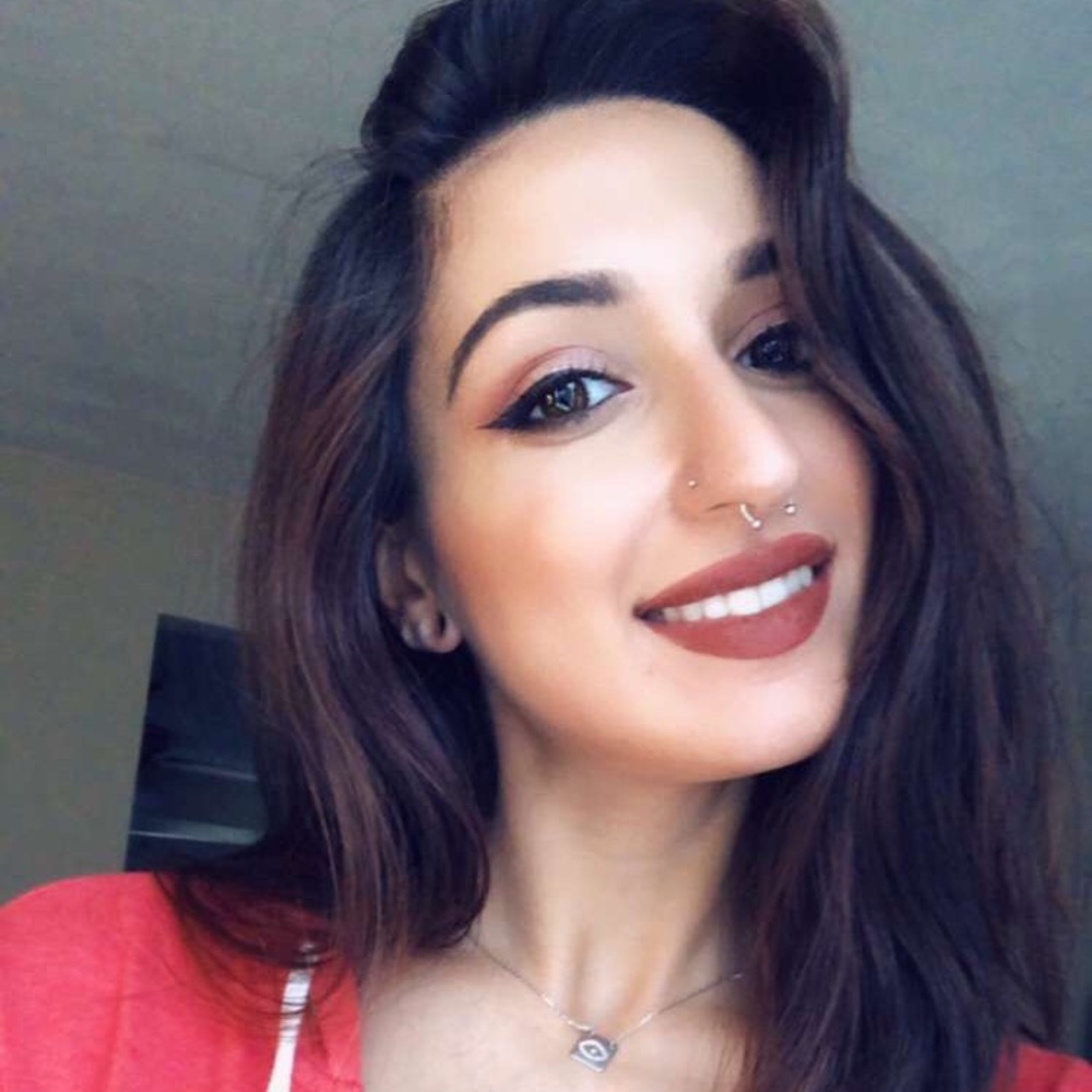 Meet your Posher, Rosamaria